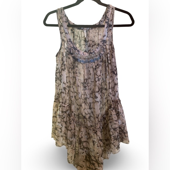Anthropologie Willow & Clay sheer Beige beaded Patterned Sleeveless tunic Blouse - Picture 3 of 10